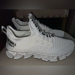 Brand new shoe, never worn. All whites! Adds some height and super comfy.